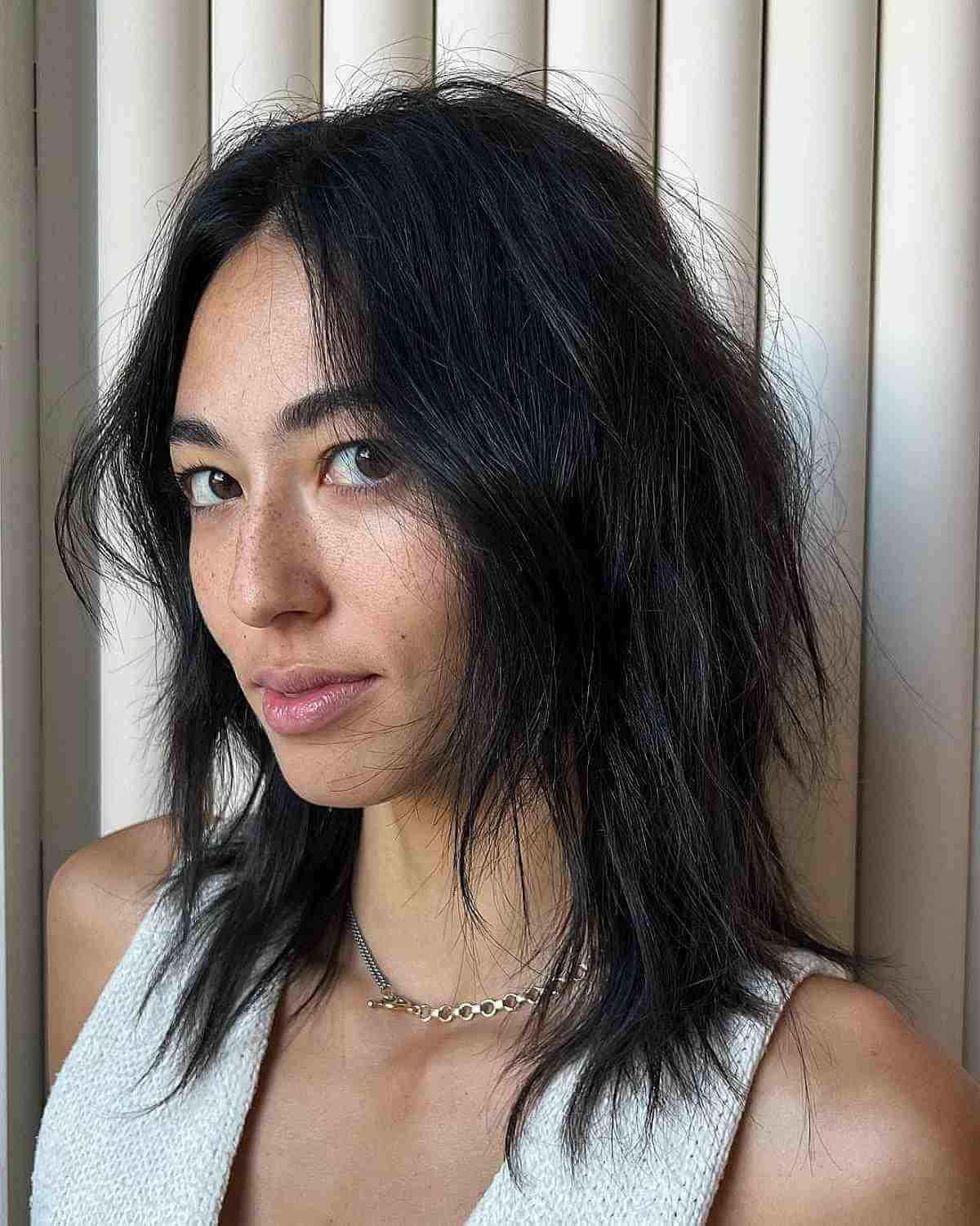 Effortless Elegance: The Textured Shaggy Lob