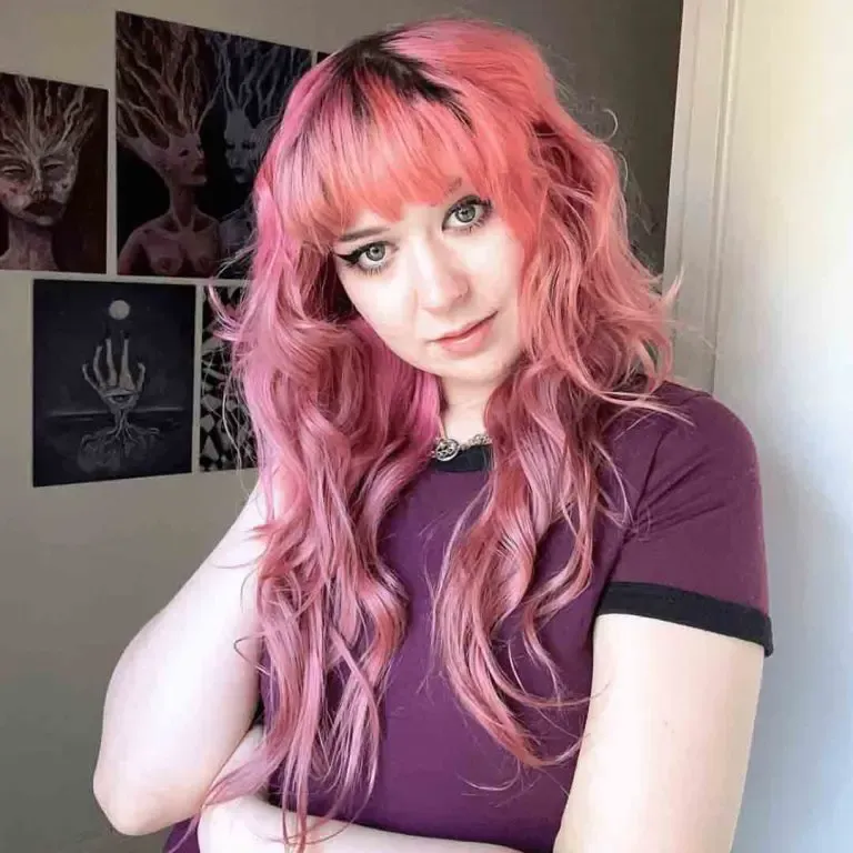 Radiant Pink Waves with a Playful Edge