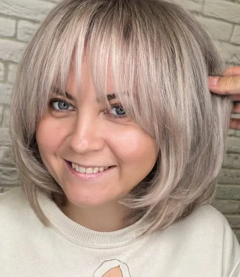 Elegant Ash Blonde Bob with Soft Layers