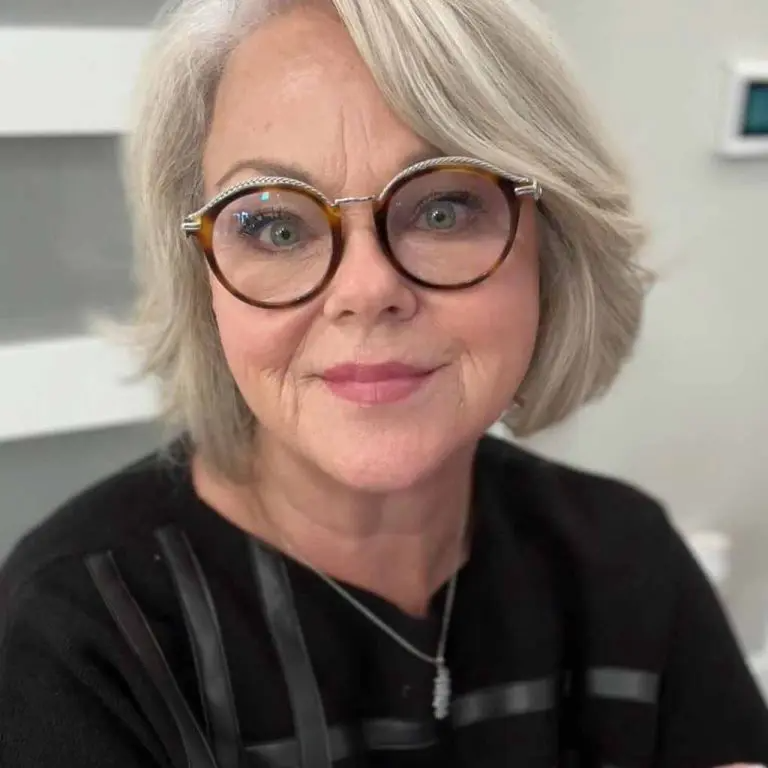 Elegant Silver Bob with Textured Layers