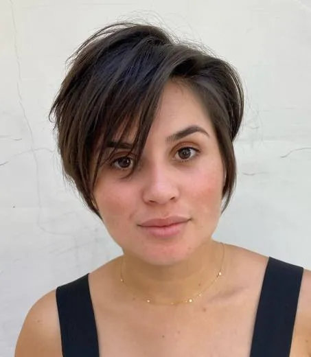Sophisticated Short Layered Bob with a Natural Touch