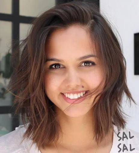 Chic Bob with Soft Waves and a Polished Glow